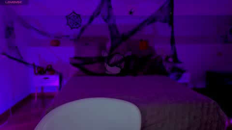 Snapshot of l1ttle_angel__ chatting on November 2025 08:33:02 PM Margo online show from November 2025 08:33:02 PM