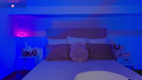 Snapshot of l1ttle_angel__ chatting on November 2025 09:43:02 PM Margo online show from November 2025 09:43:02 PM