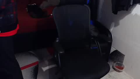 l1v1nth3dr3am online show from January 2026 08:34:01 PM