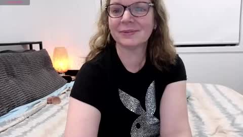 l4dyc4pricorn76 online show from April 2026 01:08:02 PM