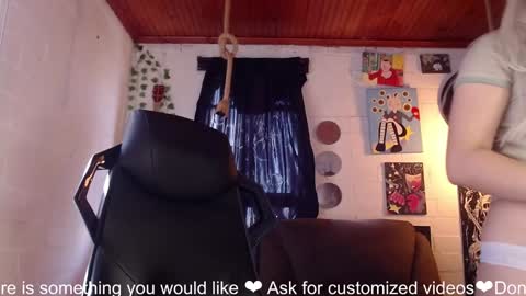 Snapshot of la_femme_fatale_ chatting on February 2025 03:28:02 PM Hanna FREE ONLYFANS online show from February 2025 03:28:02 PM