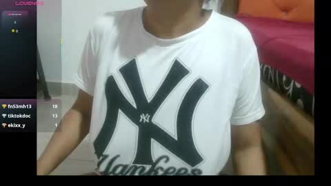 Snapshot of la_wuaifu1 chatting on November 2025 10:34:02 PM la_wuaifu1 online show from November 2025 10:34:02 PM