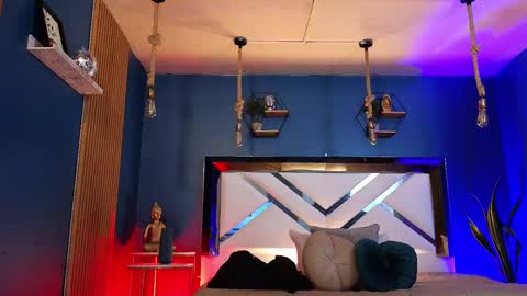 Cris  online show from September 2025 11:23:01 AM