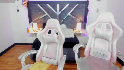 Snapshot of laara_croft chatting on March 2025 11:53:01 PM L A R A online show from March 2025 11:53:01 PM