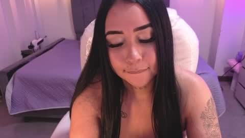 Snapshot of laara_croft chatting on June 2026 09:21:02 PM L A R A online show from June 2026 09:21:02 PM