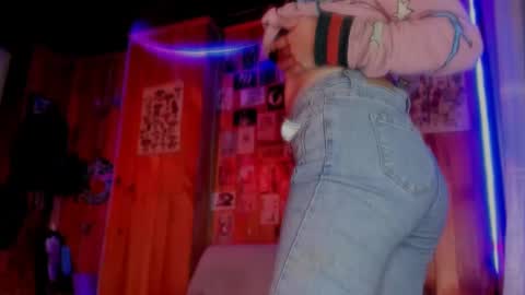 Laary Lily  online show from February 2025 02:28:02 AM