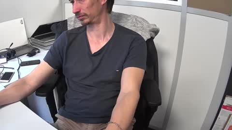 Snapshot of labelette007 chatting on December 2024 01:45:02 PM labelette007 online show from December 2024 01:45:02 PM