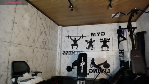 labrinthteasing online show from November 2025 12:07:01 PM