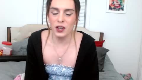 Snapshot of laceyphoenix1 chatting on February 2025 03:01:02 AM Lacey Phoenix online show from February 2025 03:01:02 AM