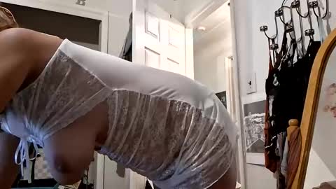 lacybell online show from April 2026 05:13:01 AM