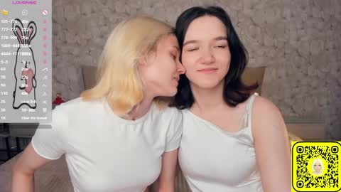 Violet and Isabel online show from June 2026 07:03:02 PM