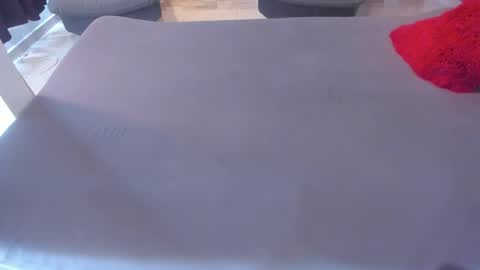 Akyra  online show from December 2025 01:07:01 PM