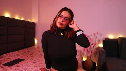 Kathie  Dicky    online show from October 2025 02:28:02 PM