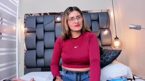 LADY  online show from September 2025 02:02:01 AM