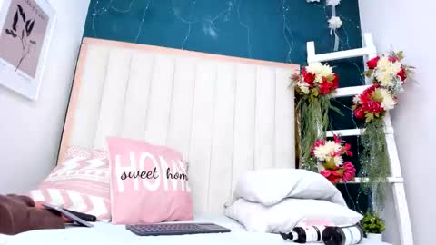 LADY  online show from November 2025 02:17:02 AM