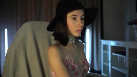 lady_nicolett online show from September 2025 04:38:02 AM