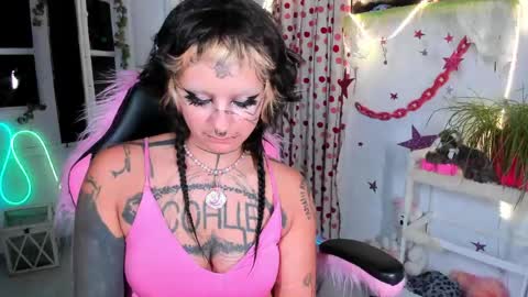 Snapshot of lady_sontse_ chatting on May 2026 08:32:01 PM Mia online show from May 2026 08:32:01 PM