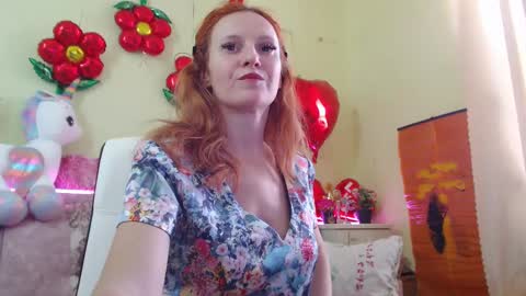 Sima Ladybigsmile online show from February 2025 09:32:02 AM