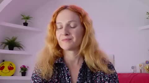 Sima Ladybigsmile online show from September 2025 07:25:01 PM