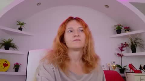 Sima Ladybigsmile online show from September 2025 05:52:02 AM