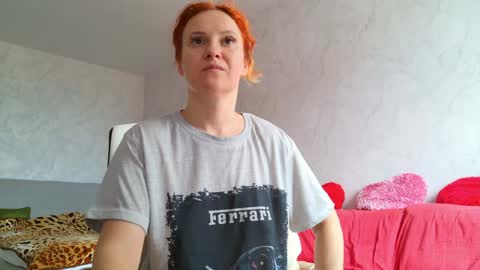 Snapshot of ladybigsmile chatting on May 2026 09:50:02 AM Sima Ladybigsmile online show from May 2026 09:50:02 AM