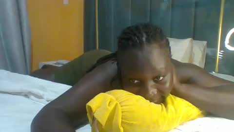 lindah32 online show from April 2026 08:21:01 PM