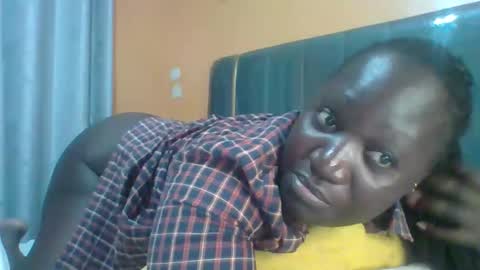 lindah32 online show from April 2026 06:50:01 PM