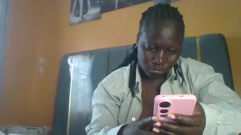 lindah32 online show from May 2026 09:59:02 AM