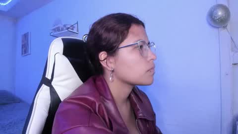  Lady  online show from October 2025 02:18:01 AM