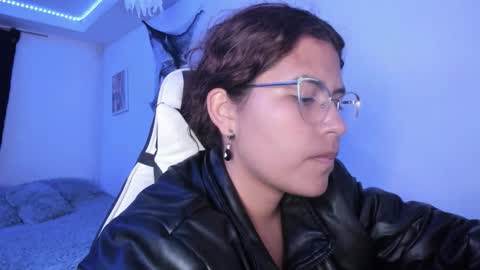  Lady  online show from October 2025 02:33:01 AM