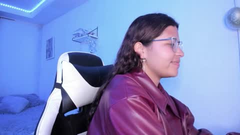  Lady  online show from December 2025 01:54:01 AM