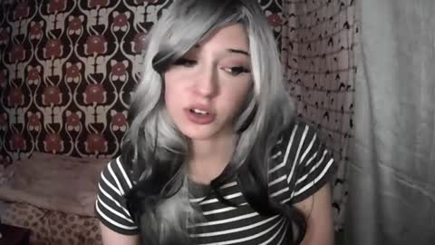 Snapshot of ladybughug chatting on January 2025 01:53:02 AM hugbug online show from January 2025 01:53:02 AM