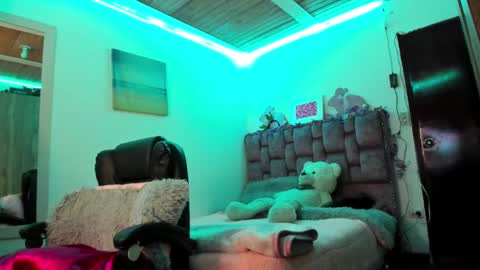 leidy daniela online show from December 2024 08:08:02 AM