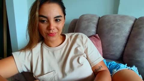 Hello im lady nice to meet you  online show from May 2026 07:00:01 PM