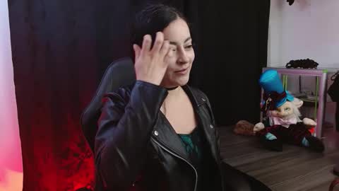 ladylunatikka online show from February 2026 12:21:01 AM