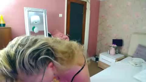Snapshot of ladymariahx chatting on February 2025 04:40:01 AM ladymariahx online show from February 2025 04:40:01 AM