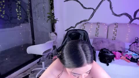 Lady  online show from November 2025 05:06:01 AM