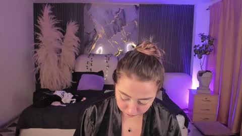 Lady  online show from April 2026 04:26:01 AM