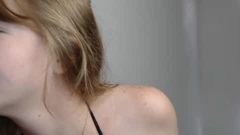 lailacuteee online show from June 2026 05:37:01 PM