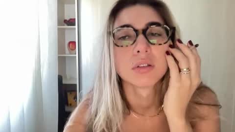 lailayourangel online show from January 2026 12:41:01 PM