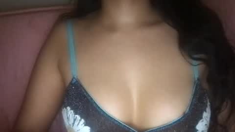 Laila Yousef online show from January 2025 09:48:02 AM