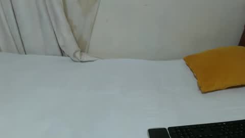 Snapshot of lakeeza chatting on January 2025 12:01:02 PM ANNIE online show from January 2025 12:01:02 PM