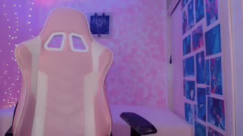 lala Moon online show from January 2026 12:31:01 PM