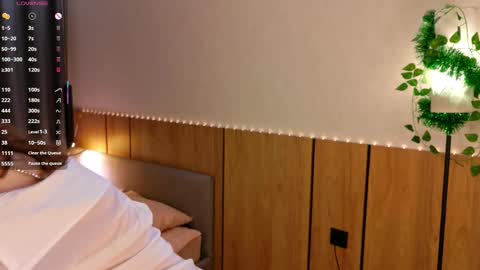 Julia online show from March 2026 02:04:02 AM