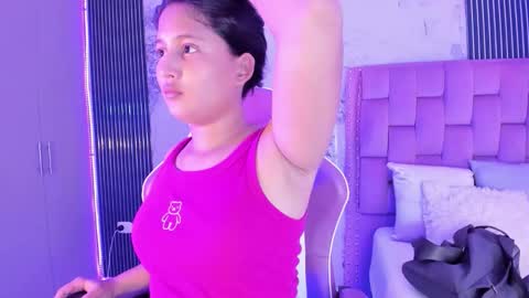 Laura online show from October 2025 12:24:02 PM