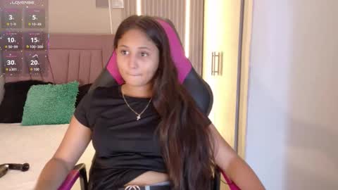 Laura online show from November 2025 12:27:02 PM