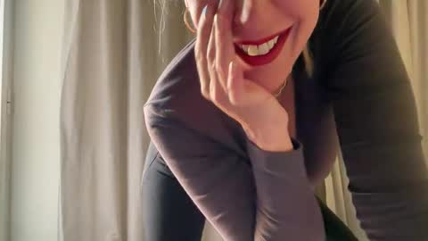 Lana online show from December 2025 07:46:02 AM