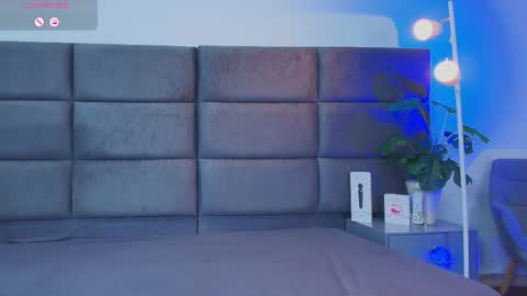 valentino moon online show from April 2026 11:16:02 PM