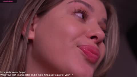 Snapshot of lana_rosy chatting on December 2024 08:50:02 AM Alana online show from December 2024 08:50:02 AM