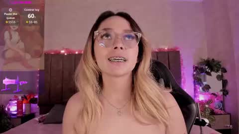 Snapshot of lanaamills chatting on July 2026 10:39:01 AM Lana online show from July 2026 10:39:01 AM